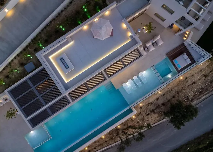 Reale - Wellness & Refined Living By Etouri Villa